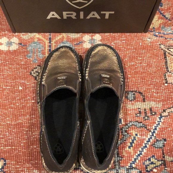 ariat cruiser metallic bronze